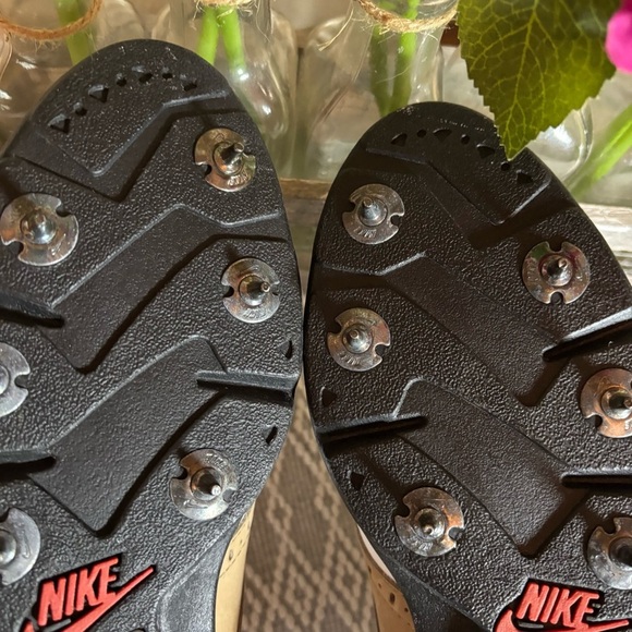 NIKE AIR GOLF SHOES # 950204- White w/Tan Saddle - Women’s Size 6.5. Metal spike - Picture 10 of 11